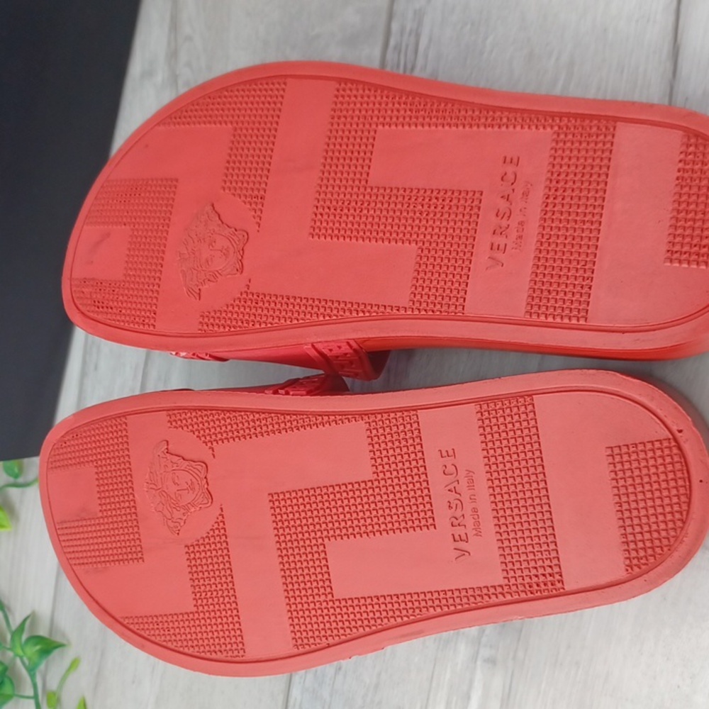 Versace Palazzo Medusa Pool Slides - Picture 14 of 17
